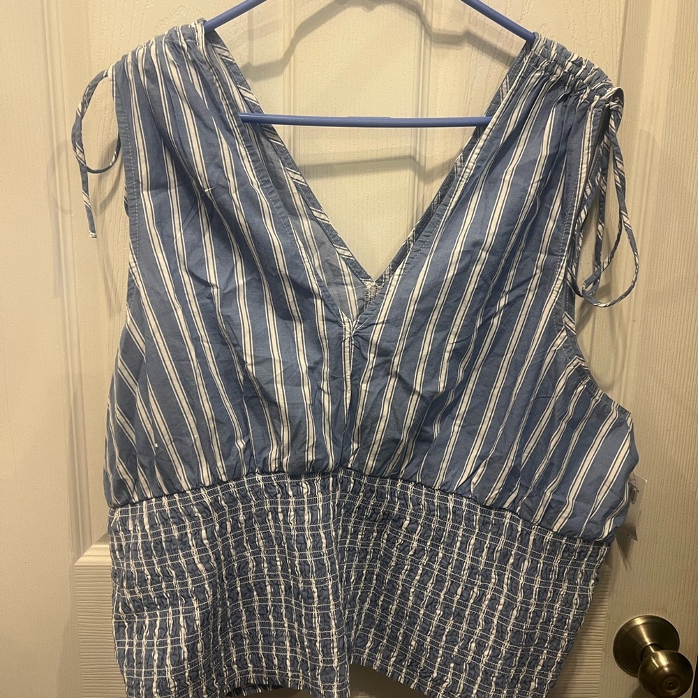 Old Navy Sleeveless Smocked Crop Top XXL Striped Nautical Chic Trendy Ruched